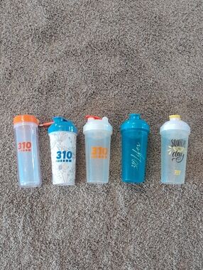 310 Shaker Bottles And Tea Bottles